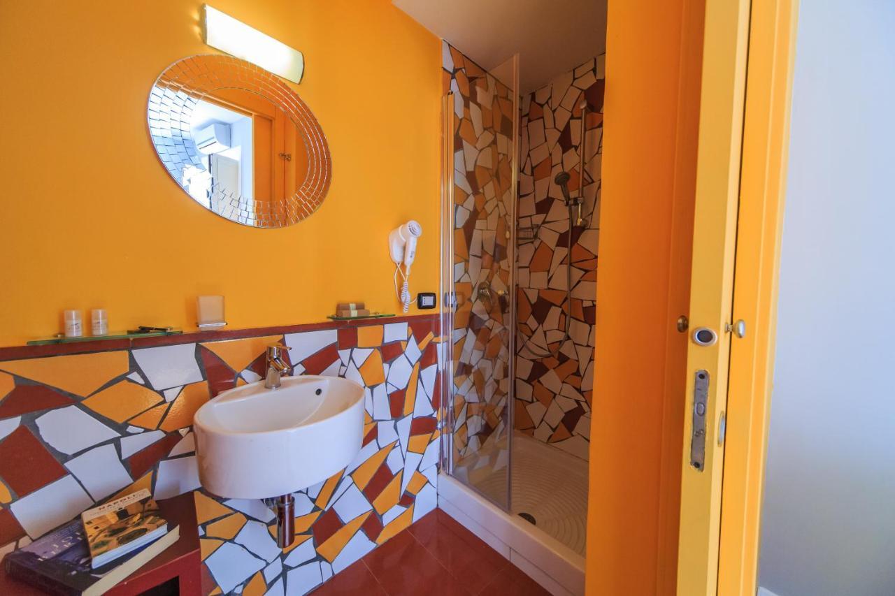 Spaccanapoli Comfort Suites Экстерьер фото